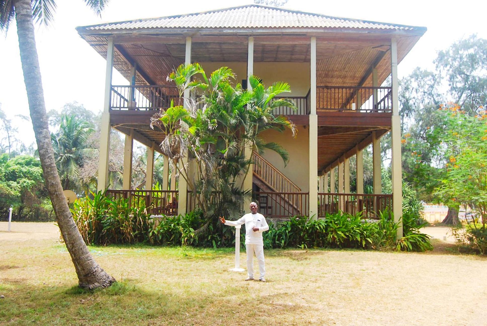 Auberge De Grand Popo Екстериор снимка