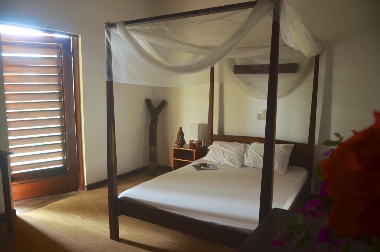 Auberge De Grand Popo Екстериор снимка