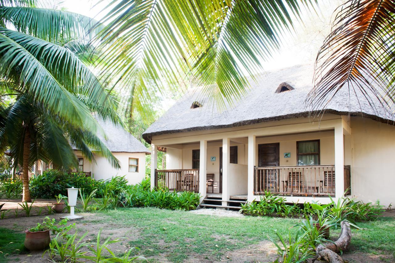 Auberge De Grand Popo Екстериор снимка