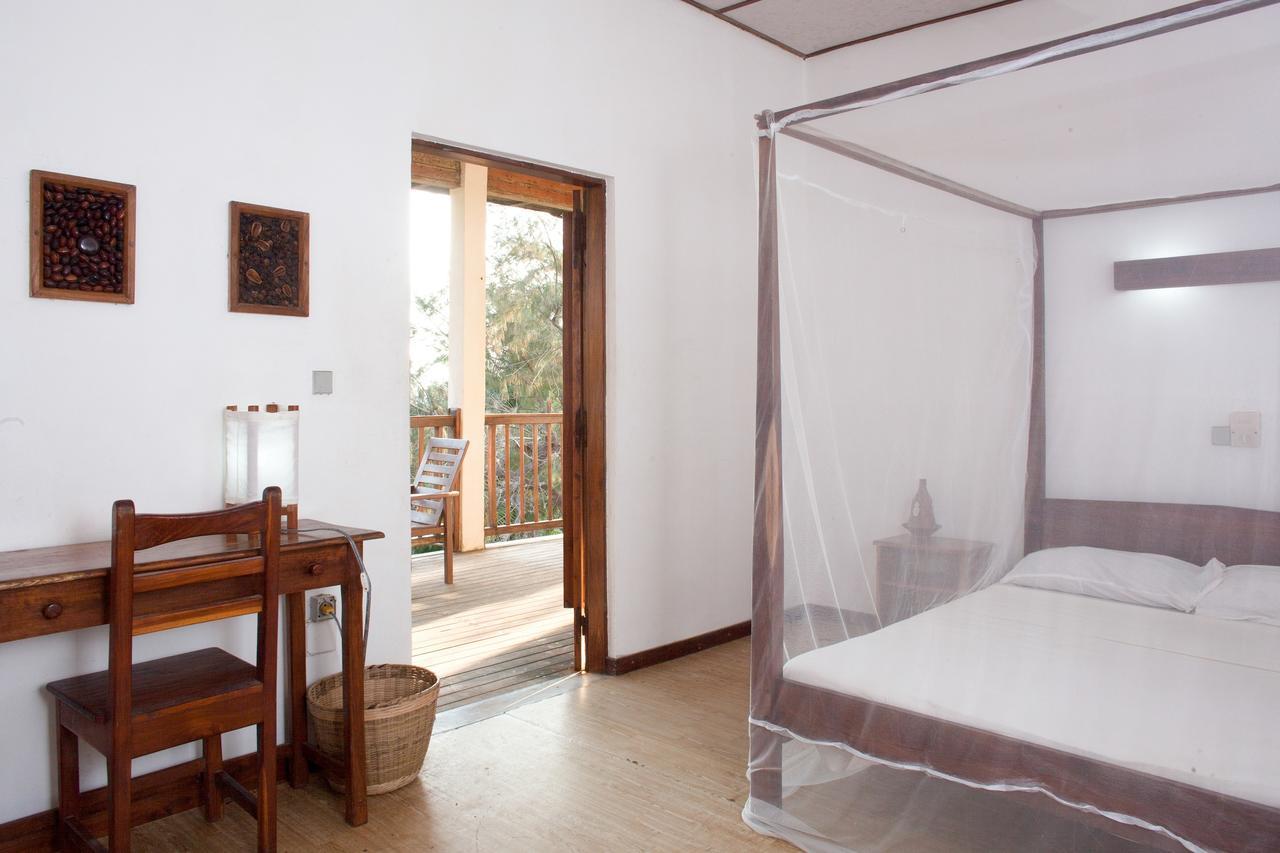 Auberge De Grand Popo Екстериор снимка
